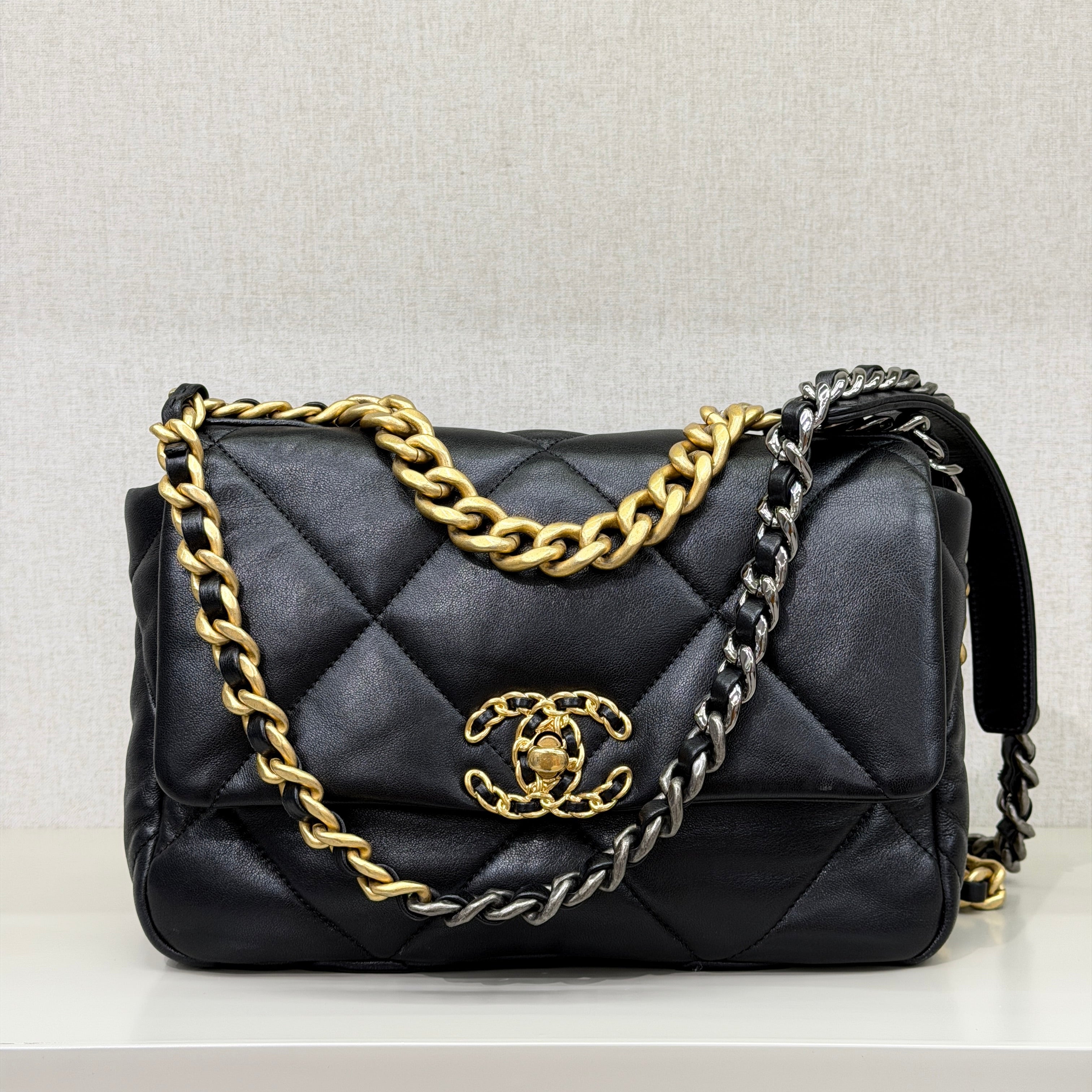 CHANEL 19 Black Gold Pre-Owned