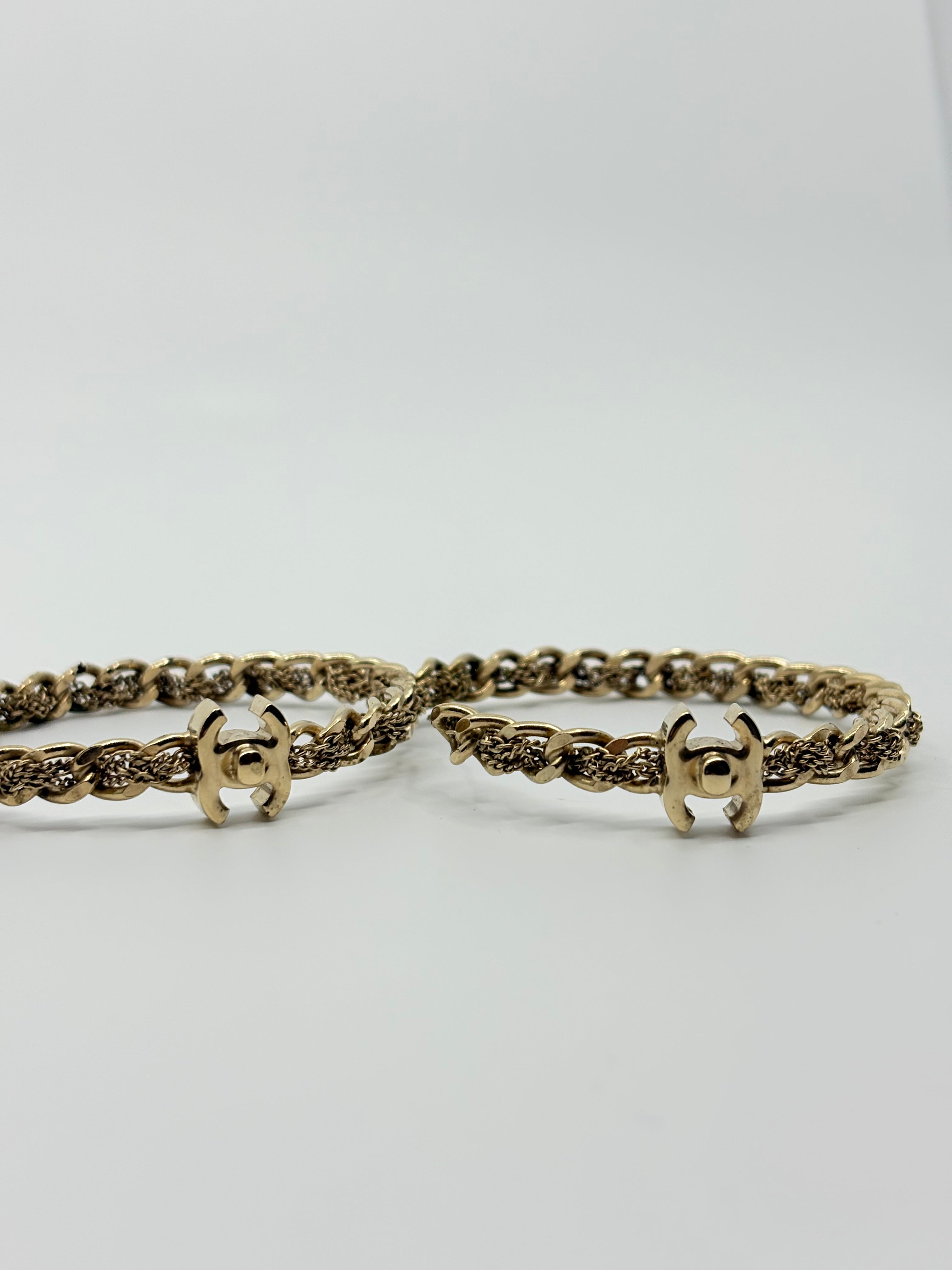Chanel Loop Eerrings Gold Color Pre-Owned