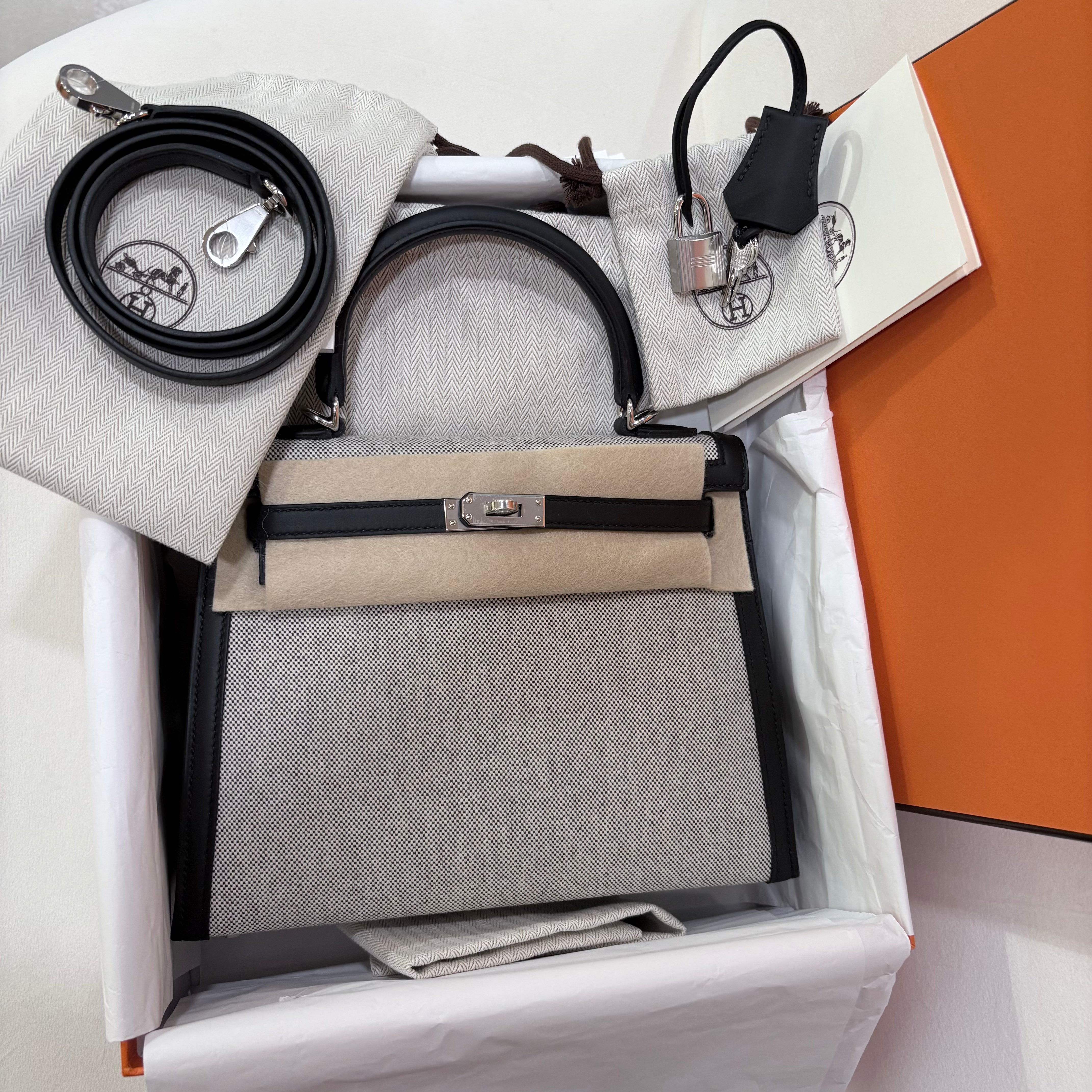 HERMES Kelly 25