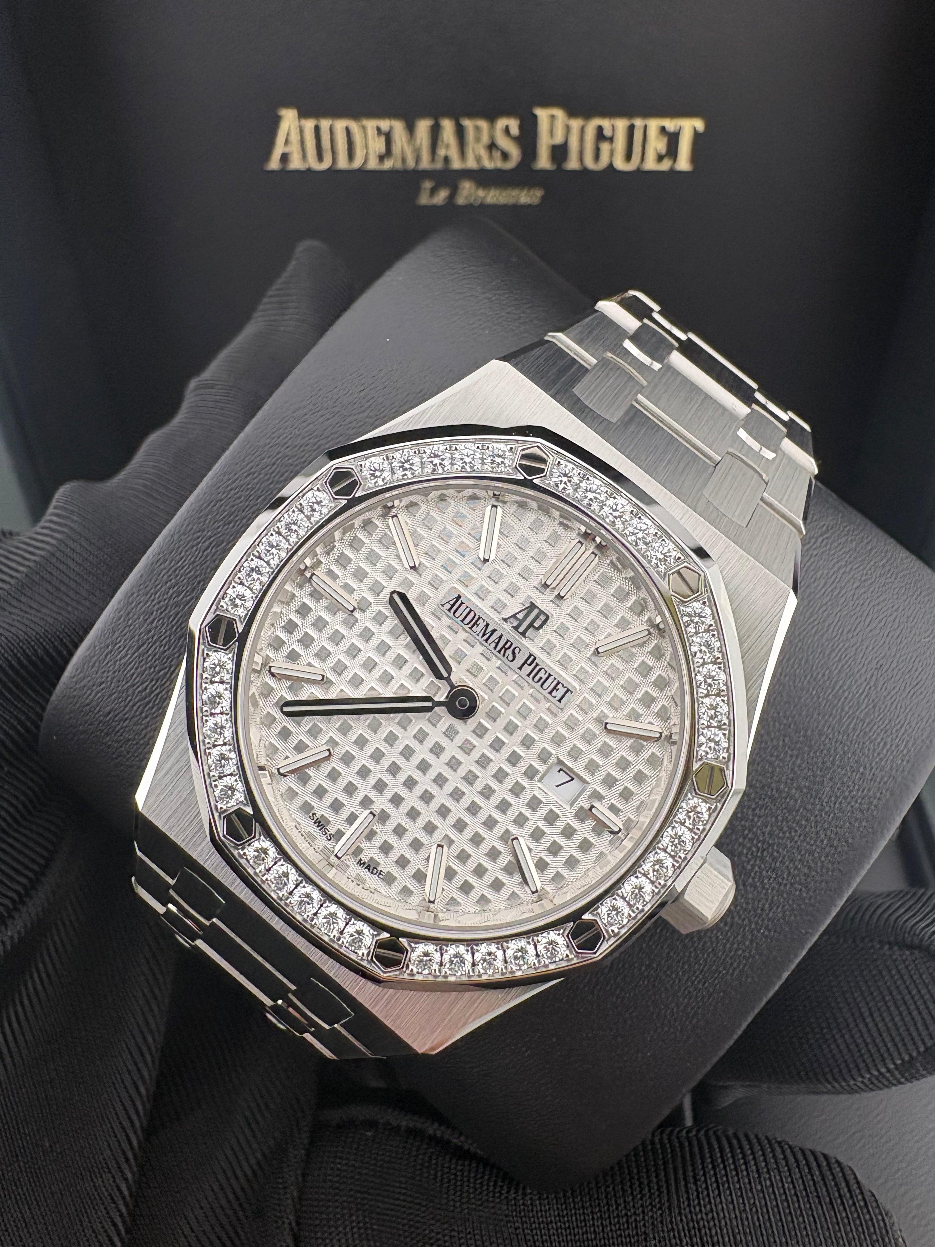 Audemars piguet royal oak 67651 33mm diamond bezel