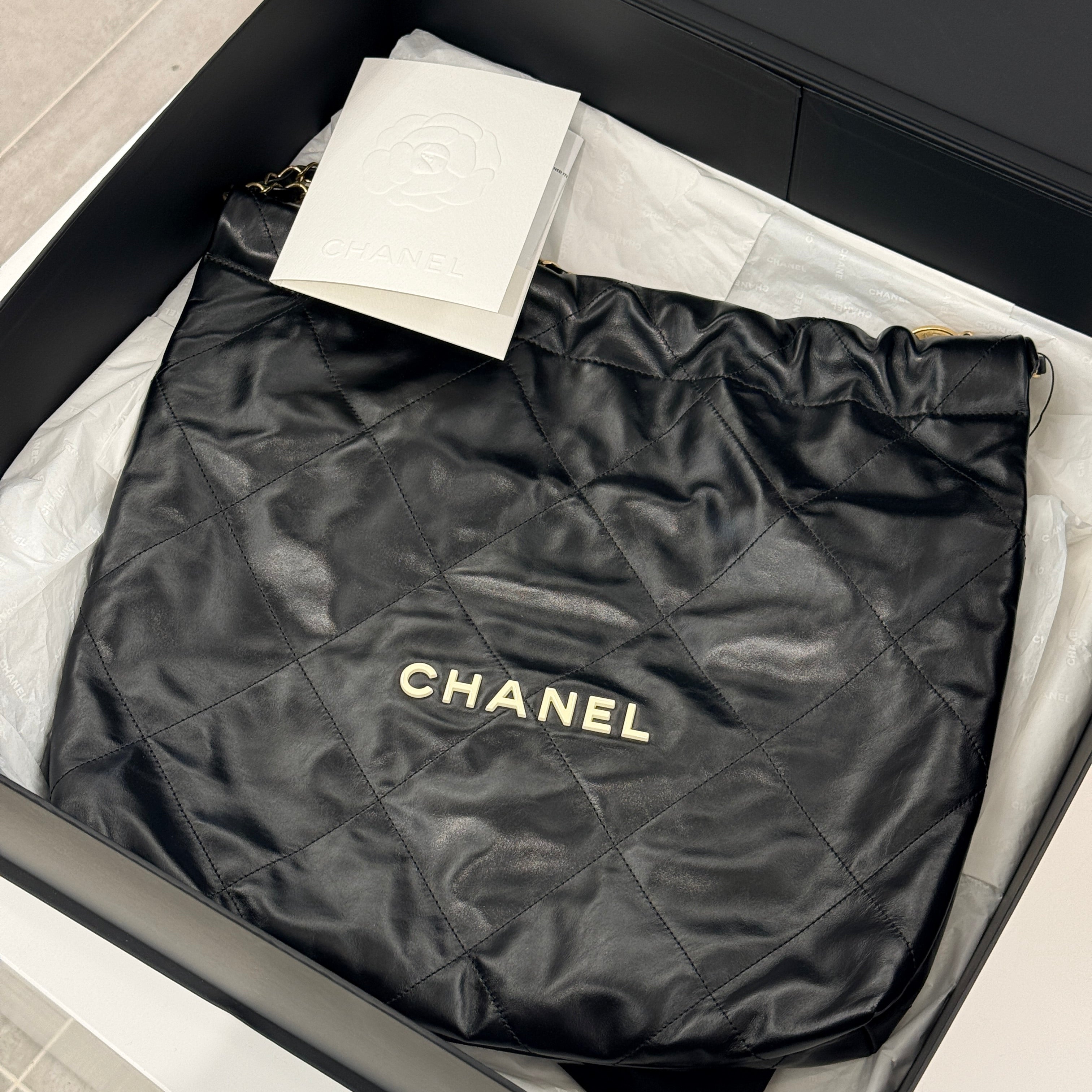 CHANEL 22BAG MEDIUM BLACK PRE-OWNED