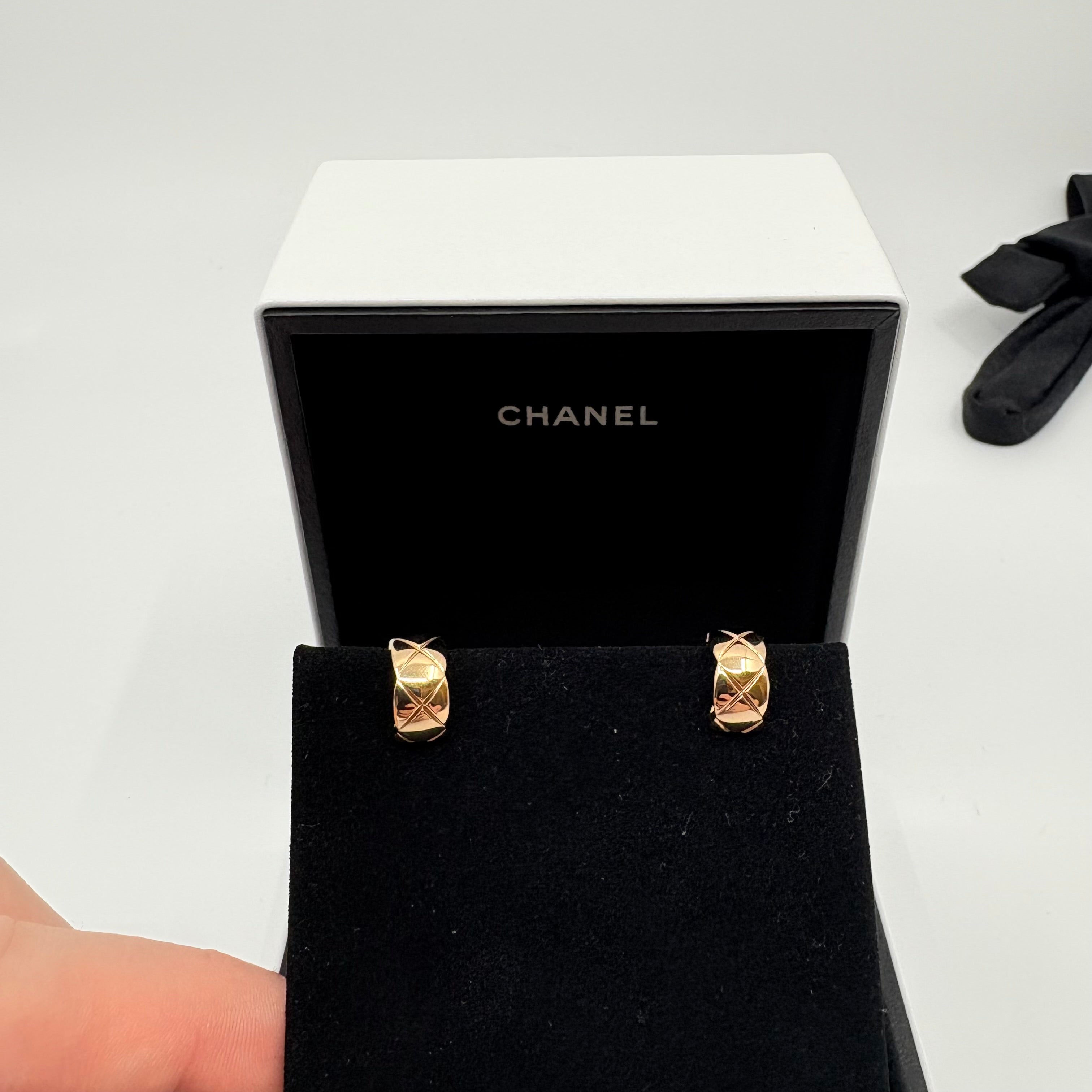Chanel Coco Crush Earrings Rose Gold NEW