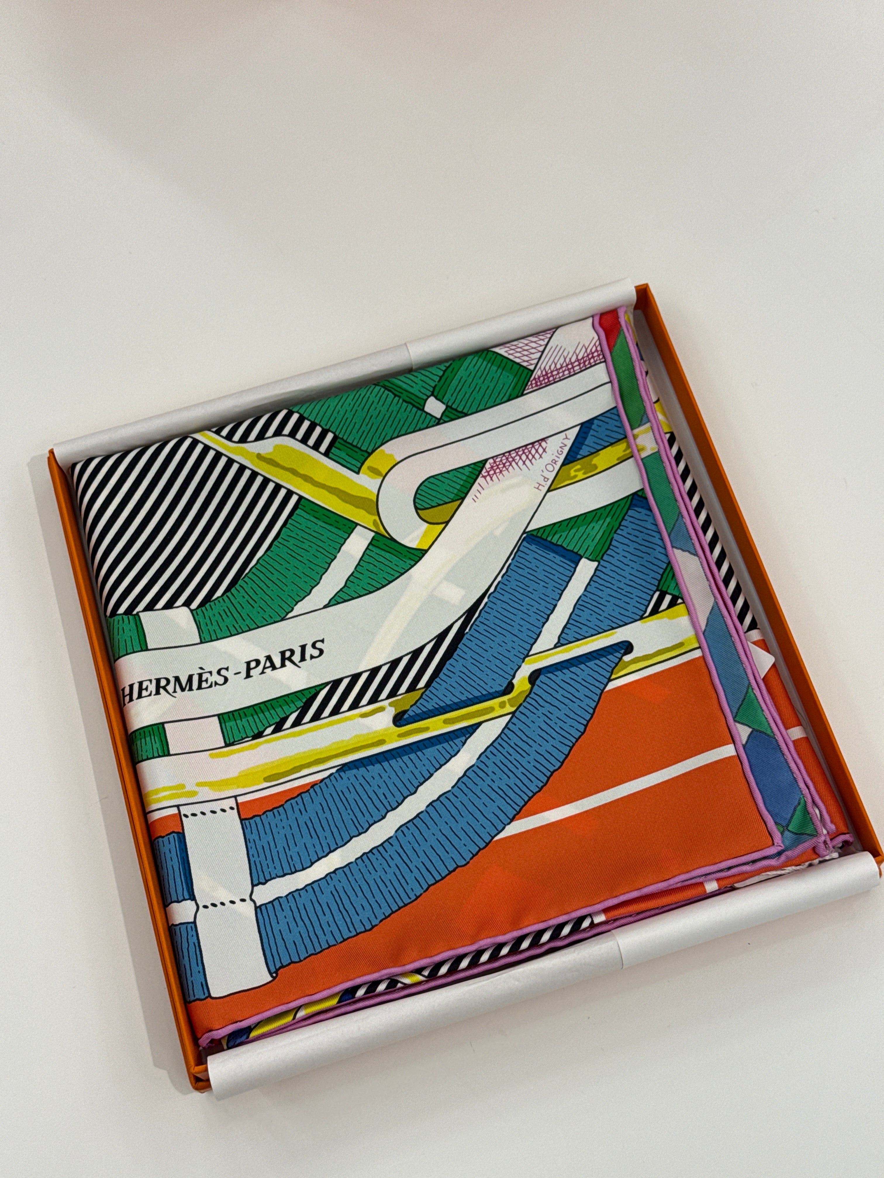 HERMÈS Scarf 90