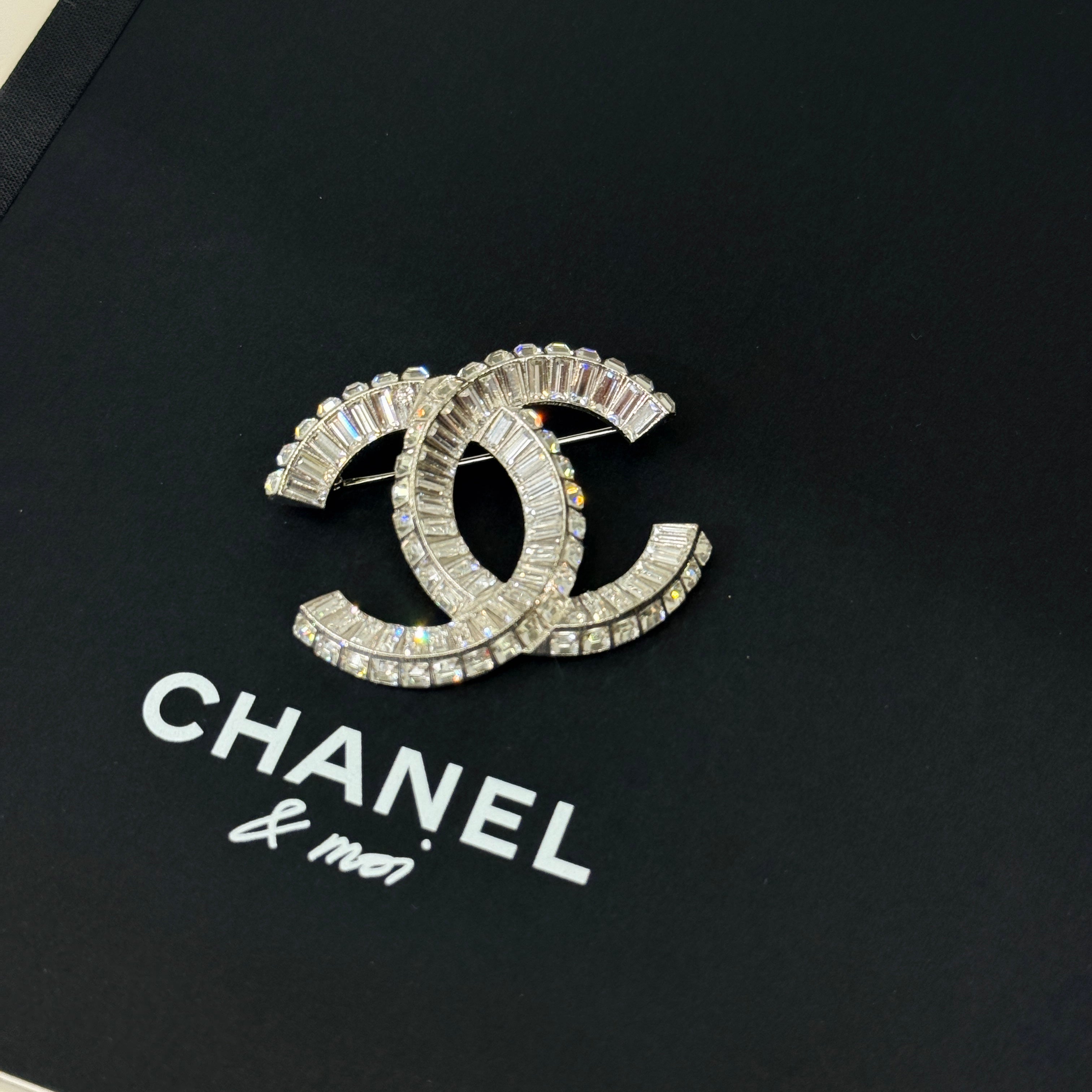 CHANEL Brooch CC Logo Crystal Pre-Owned