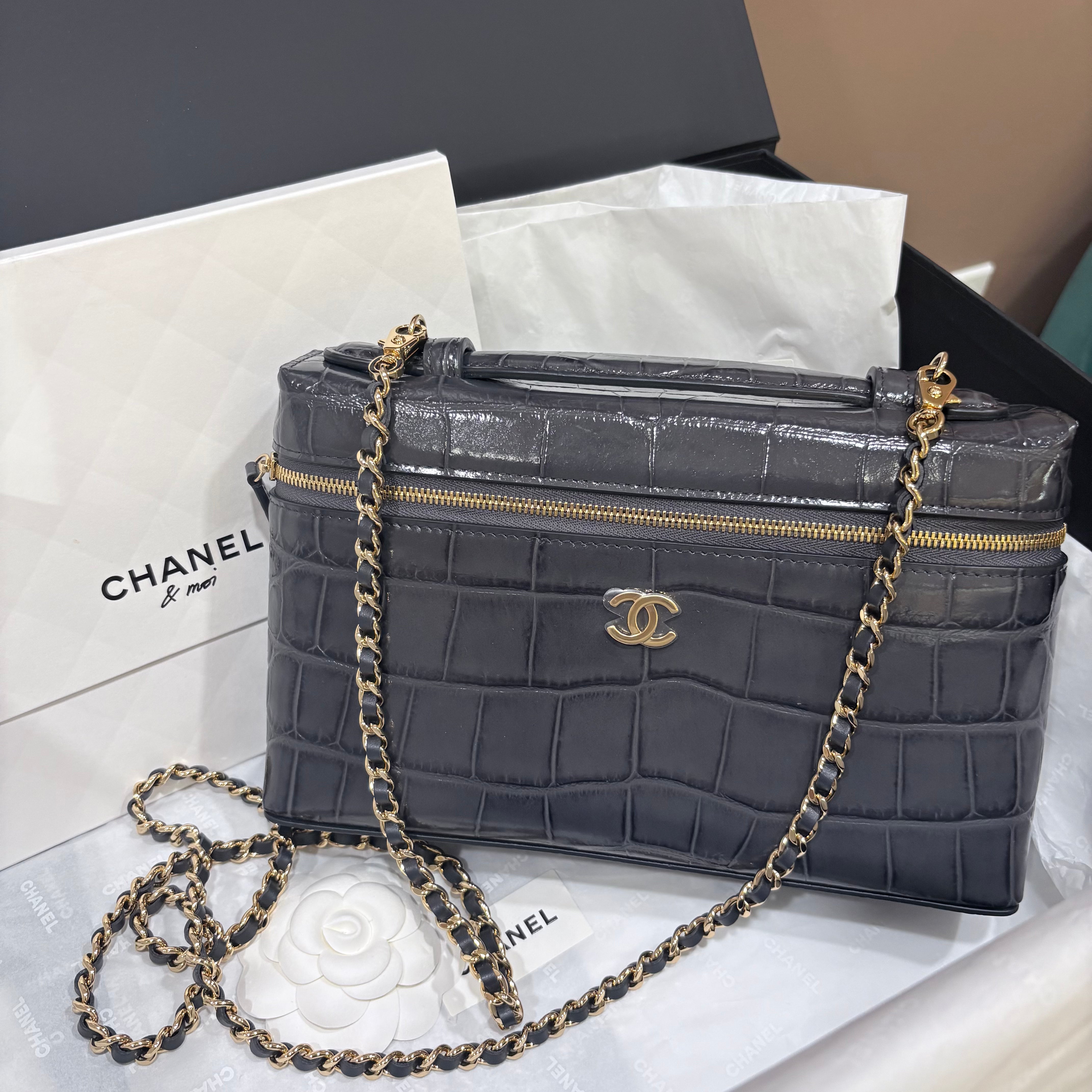 CHANEL LP 23 Grey