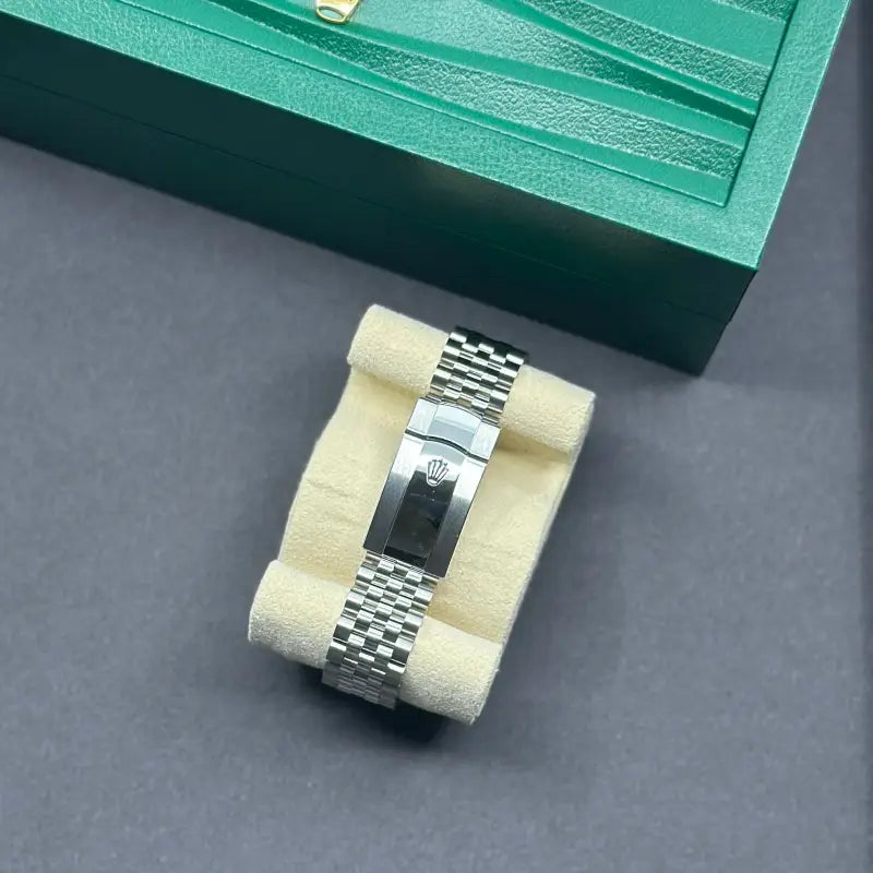 Rolex Datejust 36 – Ref. 126234 | Bright Blue Diamond Dial | Fluted Bezel | Jubilee | 2025 | Mint