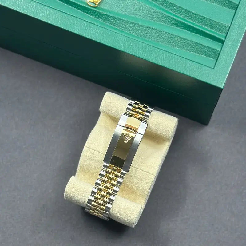 Rolex Datejust 41 – Ref. 126334 | Champagne Dial | Fluted Bezel | Jubilee Bracelet | 2024 | New
